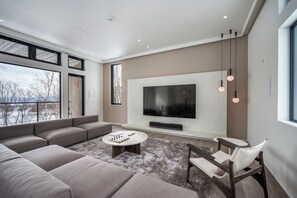 Flat-screen TV - Mokuren by H2 Life (Niseko)