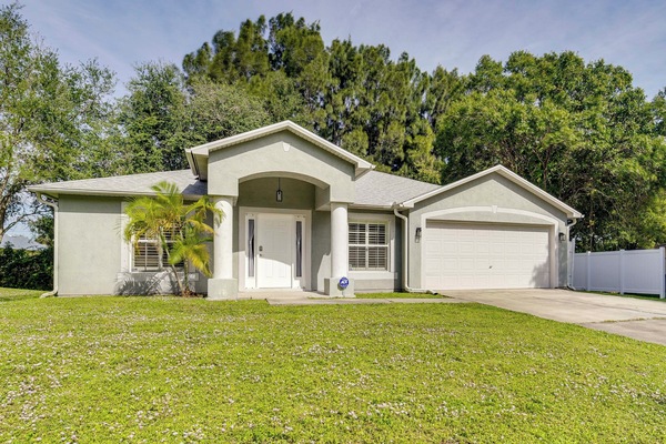 Sebastian Vacation Rental | 3BR | 2BA | 1,727 Sq Ft | 1 Step Required