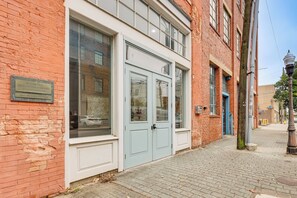 Exterior detail - 1 Mi to UAB Campus: Stylish Central City Loft! (Birmingham)