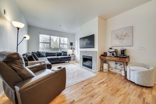 Condo 6 Mi to Lumen Field & Dtwn Seattle!