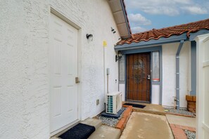 Exterior detail - Nurse-Ready Rental 10 Mi to Dtwn Riverside! (Moreno Valley)