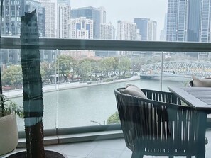 Signature Room | Terrace/patio - River House Near Peoples Square And The Bund (Shanghai)