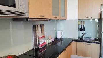 Doppelzimmer, Stadtblick | Eigene Küche | Kühlschrank, Mikrowelle, Herdplatte, Kochgeschirr/Geschirr/Besteck