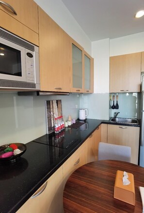 Doppelzimmer, Stadtblick | Eigene Küche | Kühlschrank, Mikrowelle, Herdplatte, Kochgeschirr/Geschirr/Besteck