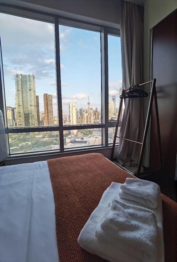 Dobbeltværelse - byudsigt | Mørklægningsgardiner, strygejern/strygebræt, gratis Wi-Fi