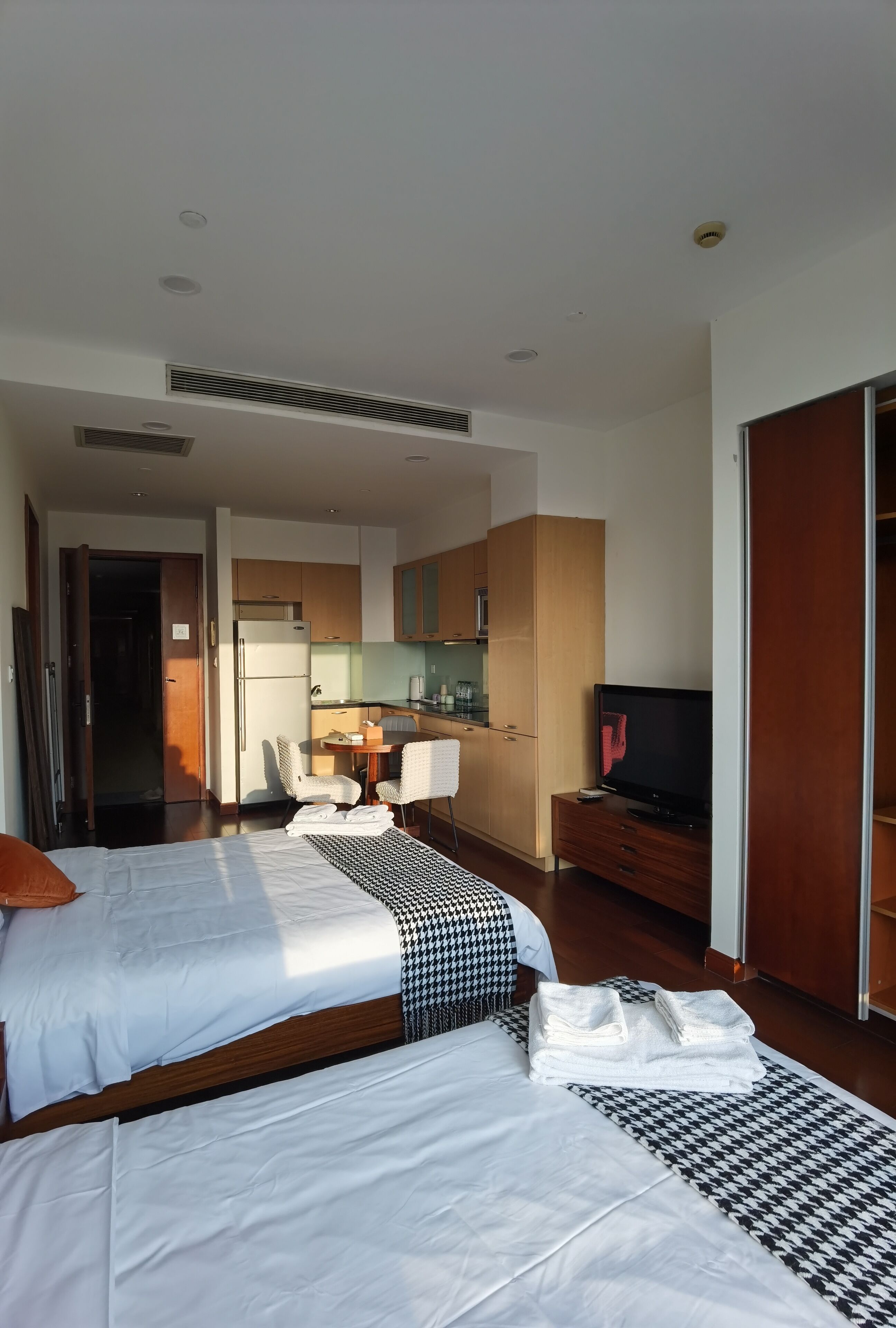 Camera Basic con letto matrimoniale o 2 letti singoli | Tende oscuranti, ferro/asse da stiro, Wi-Fi gratuito