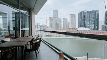 Signature Room | Blackout curtains, iron/ironing board, free WiFi