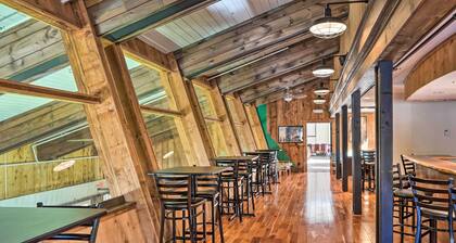 8 Mi to Mt Snow: 'Cozy Bear Cabin' w/ Hot Tub!