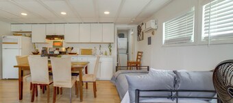 5 Mi to Dtwn Riverside & Hospital! Remote-Work Hub