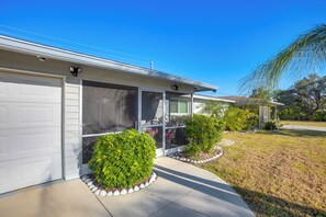 Exterior - Golf, Shop & Relax: Englewood Retreat w/ Lanai! (Englewood)