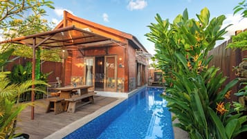 Kolam renang outdoor