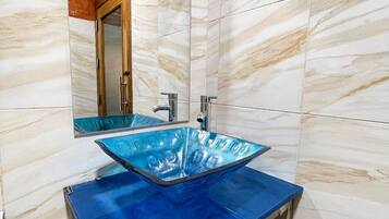 Comfort Villa, Patio, Pool View | Bathroom