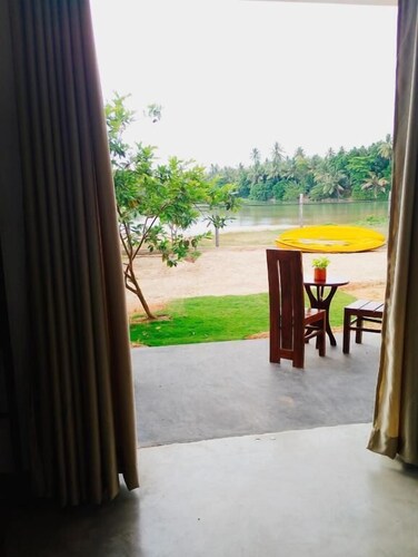 Crush River Villa Hikkaduwa