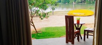 ครัช ริเวอร์วิลลา ฮิกคาดูวา  