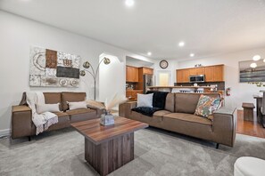 Smart TV y chimenea 
