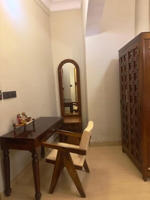 ดีลักซ์บังกะโล | โต๊ะทำงาน, พื้นที่ทำงานแบบใช้แล็ปท็อป, Wi-Fi ฟรี