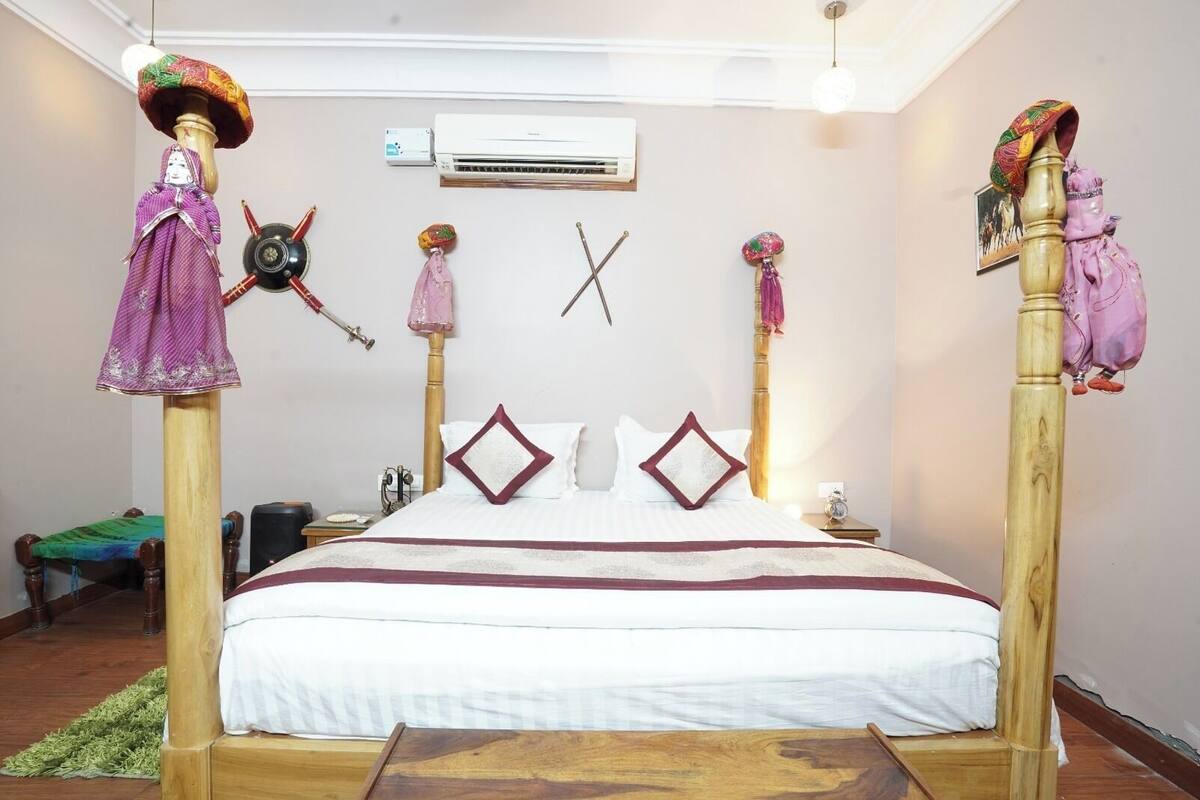 مكتب ومساحة عمل للكمبيوتر المحمول وواي فاي مجانًا