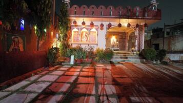 Fachada de la propiedad