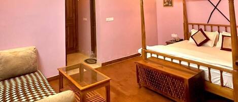 Deluxe Room | Premium bedding, desk, laptop workspace, soundproofing