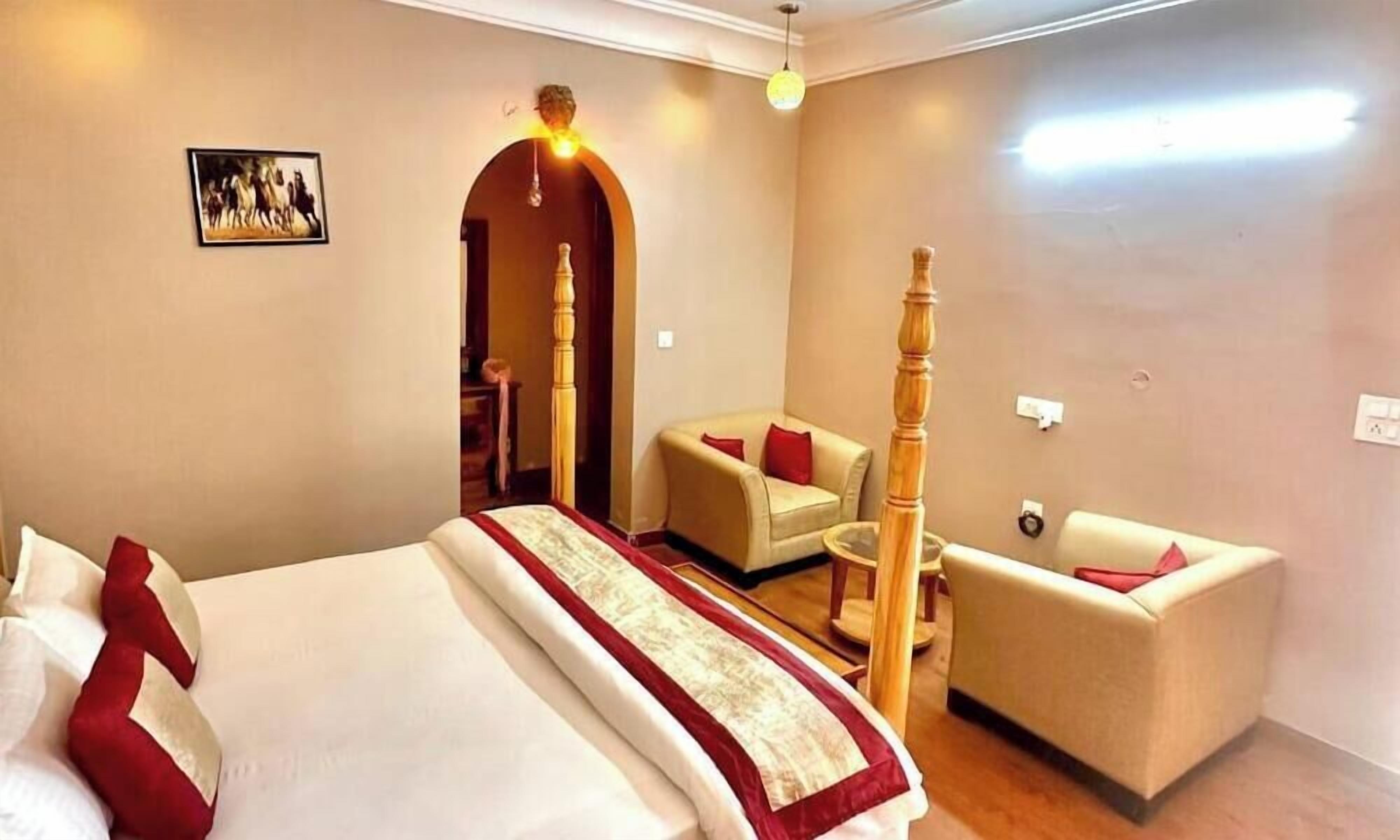 Deluxe Room | Premium bedding, desk, laptop workspace, soundproofing