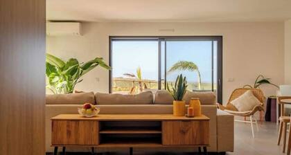 Barefoot Villa â Stylish Ocean-View Escape Just 15 Minutes from Ericeira