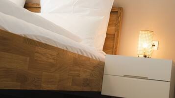 BĂŒgeleisen/BĂŒgelbrett, kostenloses WLAN, BettwĂ€sche