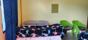 Camas plegables/adicionales y ropa de cama 