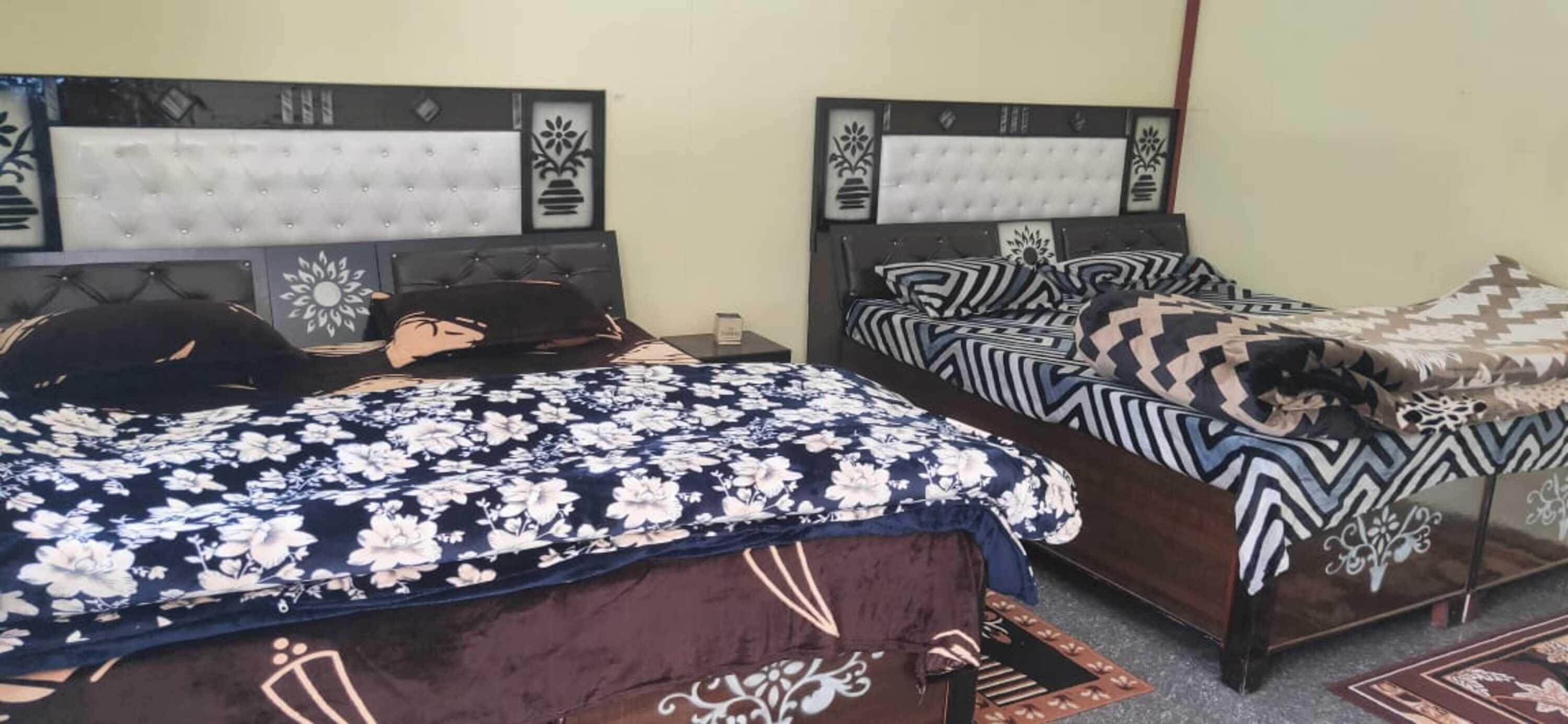 Family Room | Rollaway beds, bed sheets