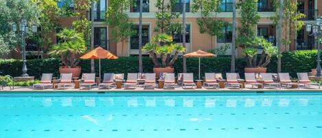 Piscina externa, piscina aquecida