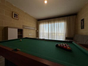 غرفة الألعاب