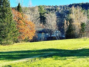 Hus - 3 soveværelser - balkon - bjergudsigt | Udendørsområde