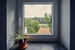 Interior - Bright & Spacious Ensuite Room in Charming Coliving Near Ribeira Beach (Santo Isidoro)