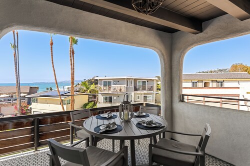 3 Condos, Steps to Beach, Rooftop Patio | Trestles Trailhead Trio by AvantStay