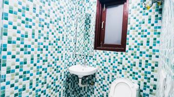 Deluxe Double Room | Bathroom