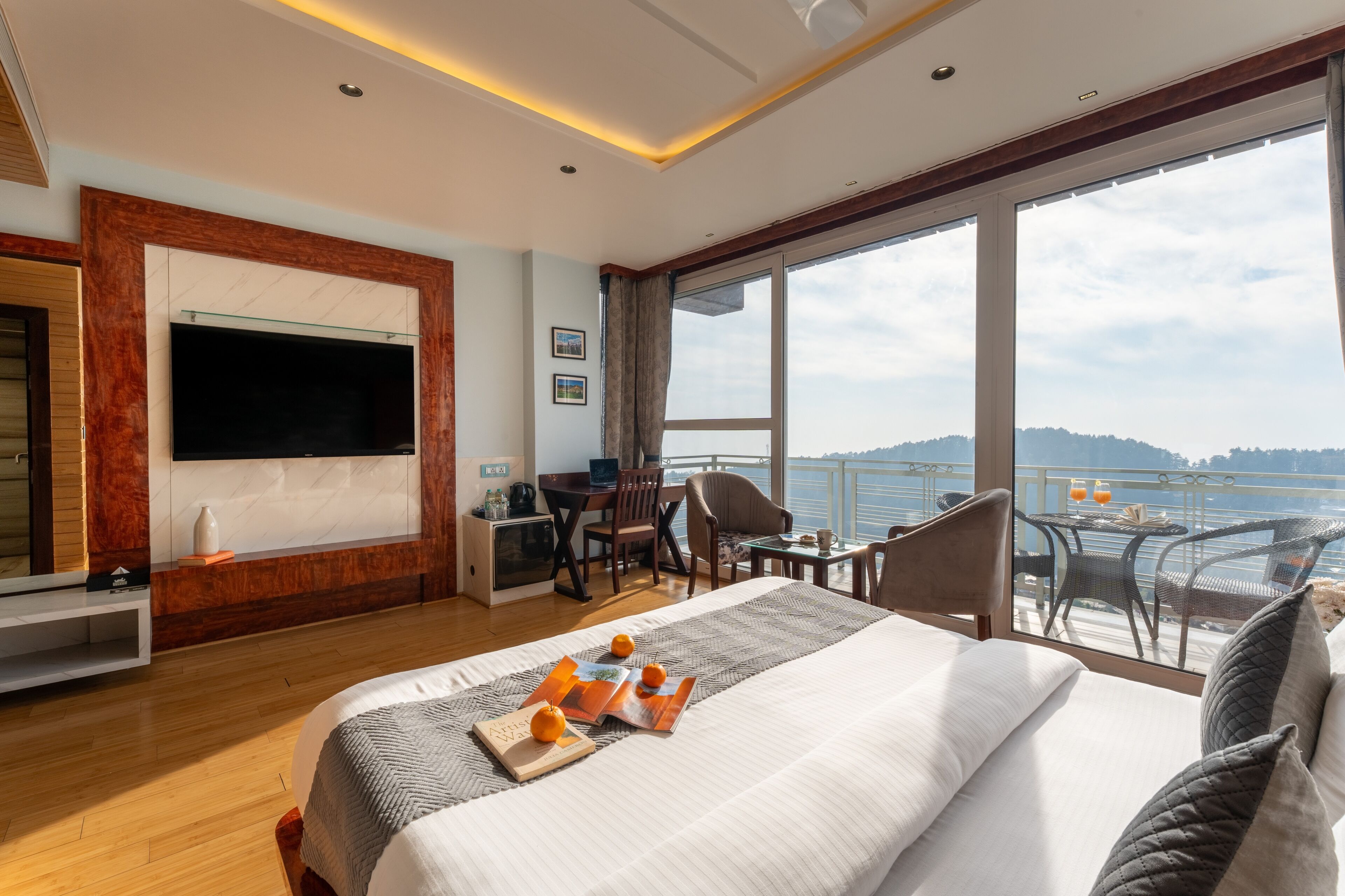 Minibar, iron/ironing board, free WiFi