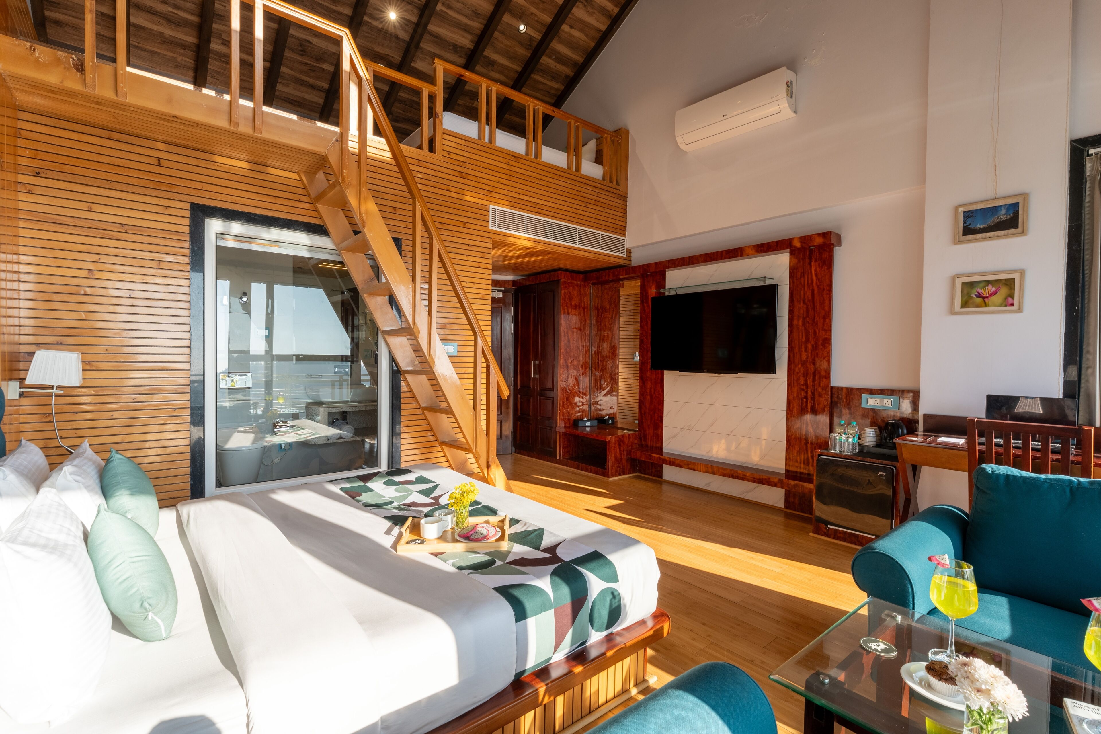 프리미엄 쿼드룸 | 미니바, 다리미/다리미판, 무료 WiFi