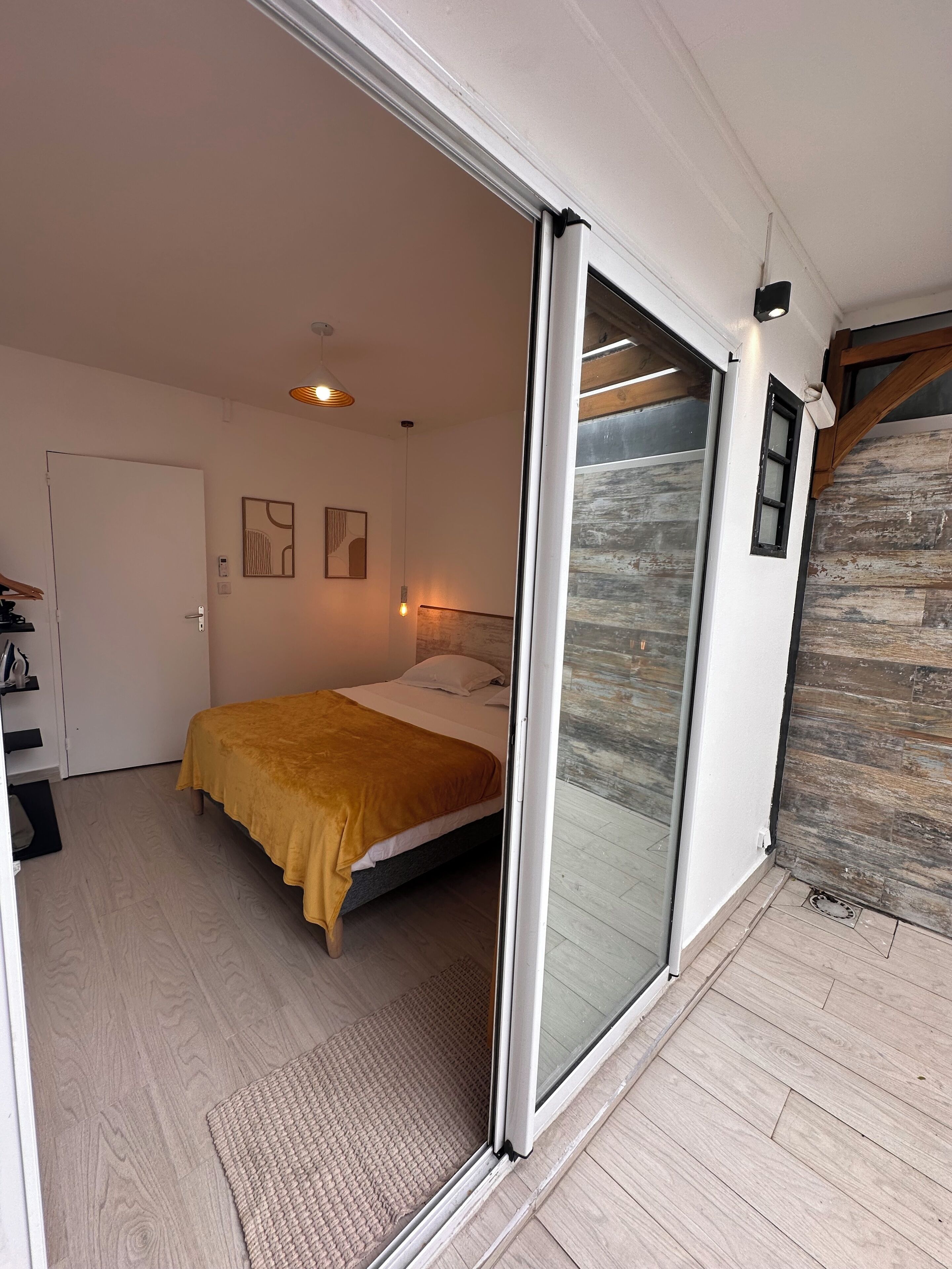 Luxury Apartment | Blackout curtains, soundproofing, free WiFi