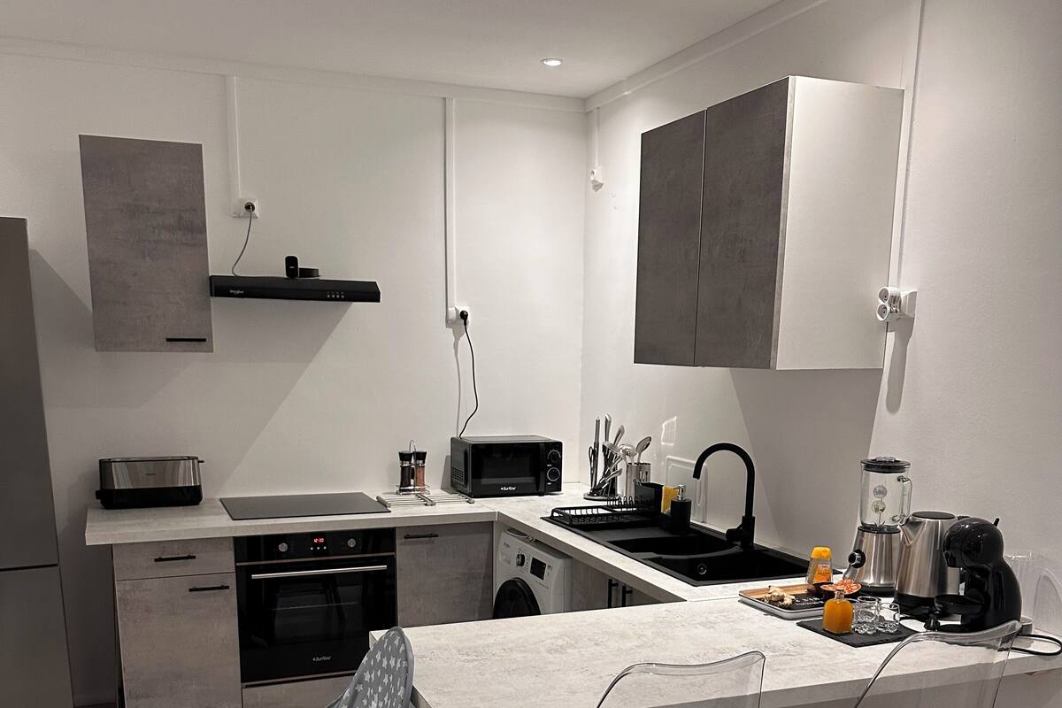 Superior Condo, Balcony, City View | Private kitchen