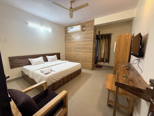 THE GRAND SERENITY HOTEL