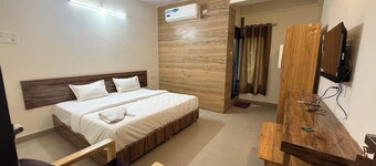 THE GRAND SERENITY HOTEL