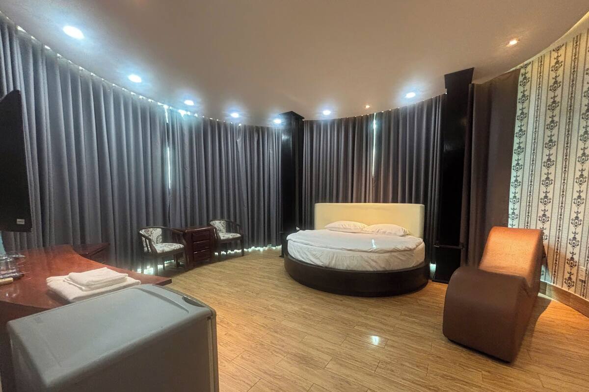Romantic Double Room | Blackout curtains, free WiFi