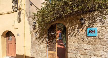 Holiday Home 'Katia's Home Ground Floor' with Shared Garden, Wi-Fi and Air Conditioning