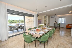 Dining - Villa Donatus ZadarVillas (Murvica)