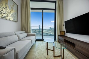 TV - Modern JVC Apt with Pool & Gym (Dubai)