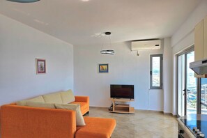 Family Apartment, Multiple Bedrooms, Sea Facing (Dream View Apartment Durres 090) | Living area - Dream View Apartment Durres 090 (Durrës)