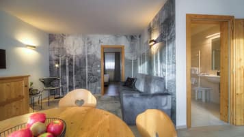 Appartamento, letti multipli, balcone, vista montagna | Area soggiorno