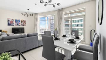 Ruokailu omassa huoneessa