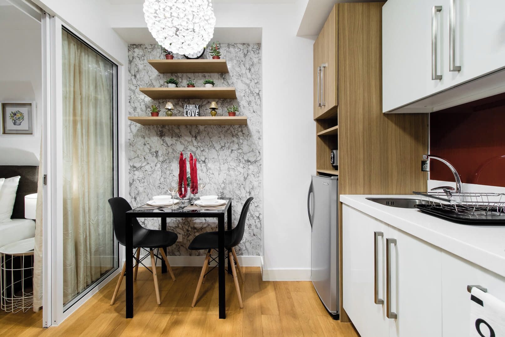 Fridge, stovetop, electric kettle, toaster