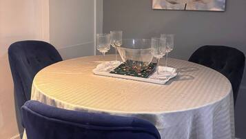 Ferienhaus, 1 Schlafzimmer, Raucher, Terrasse | Speisen