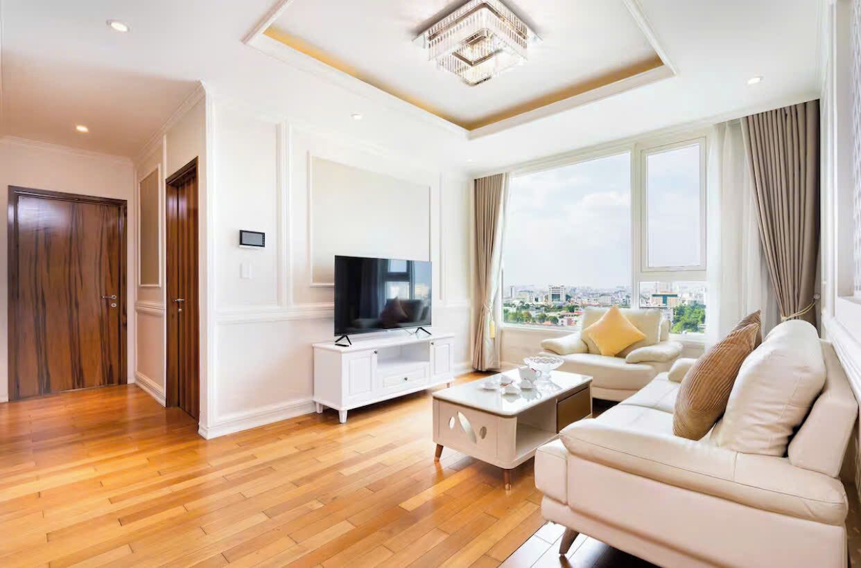 Presidential Suite, 2 Bedrooms, Club lounge access, City View | Living area | 65-inch Smart TV with cable channels, fireplace, Netflix